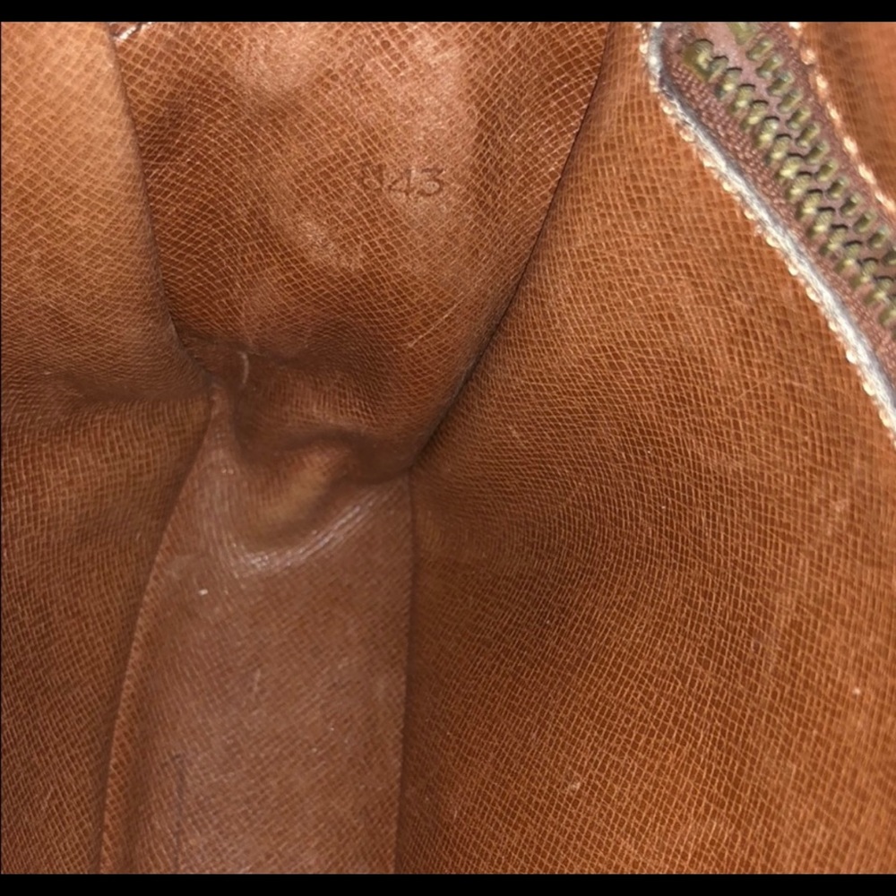 Louis Vuitton crossbody! - Picture 2 of 6